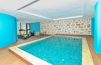 Kalkan'da kiralık ısıtmalı havuzlu villa ile kışın da tatil yapın