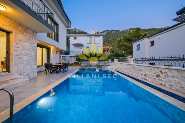 Villa Famos 1