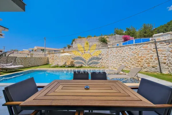 Villa Famos 2